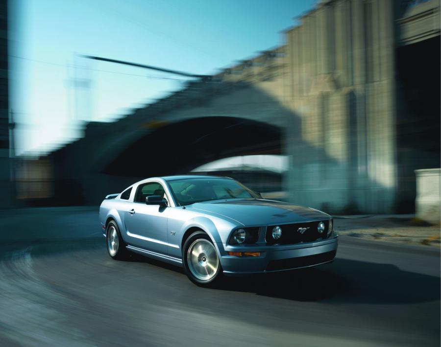 Ford Mustang GT 2005 года  (фото 109 из 209)